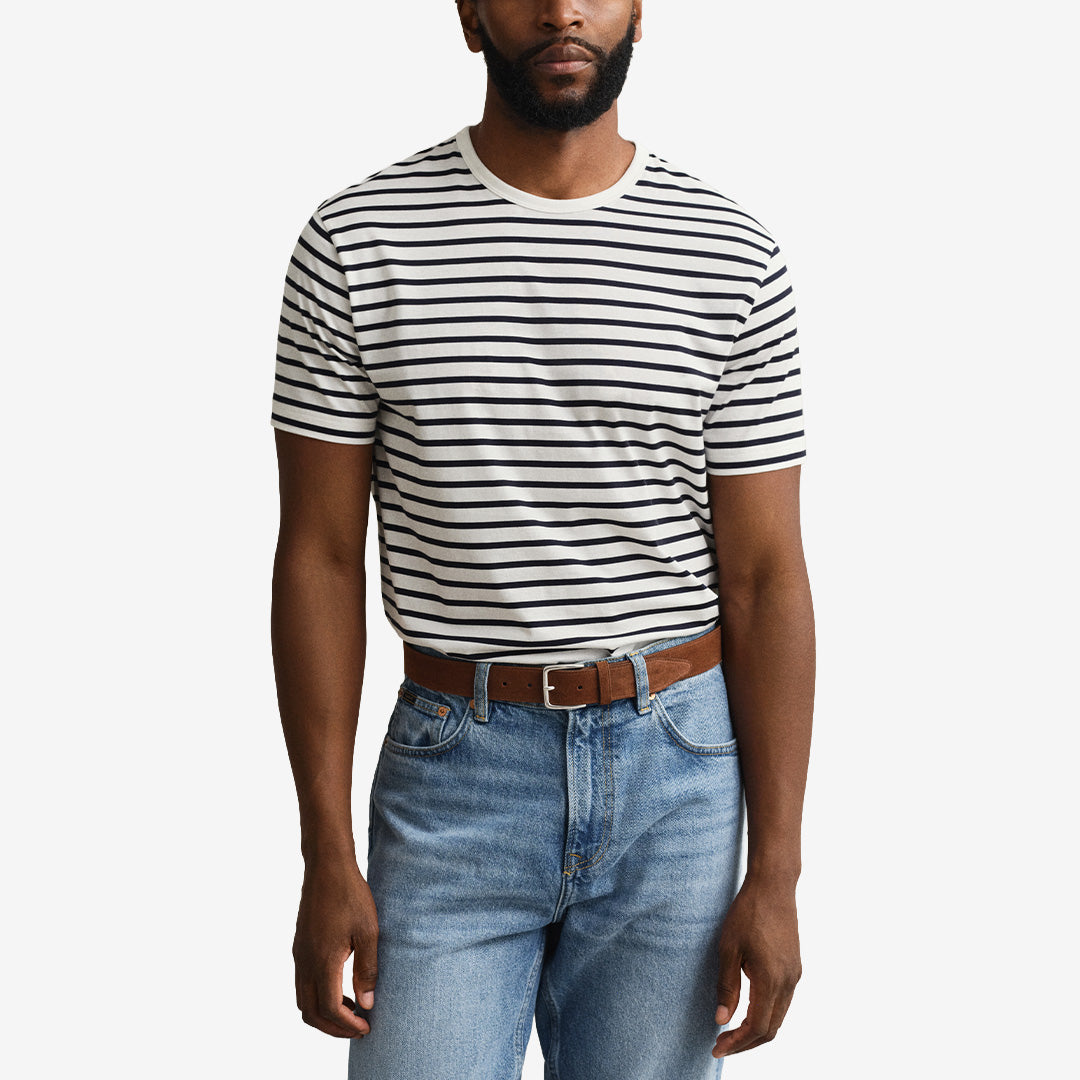 Randig Pima T-shirt från Gant i eggshell med kort ärm och rund hals