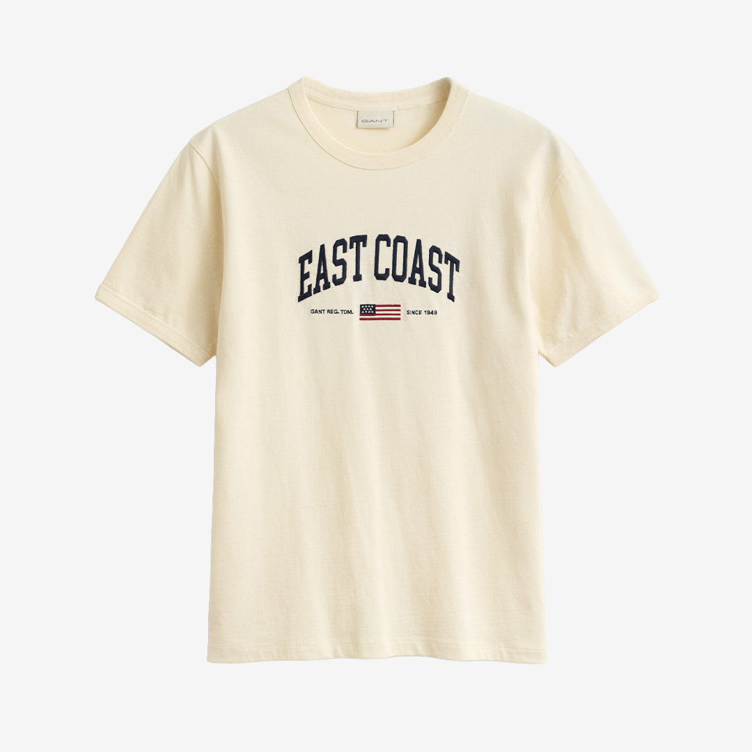 Spray Graphic T-shirt från Gant i cream med kort ärm och rund hals