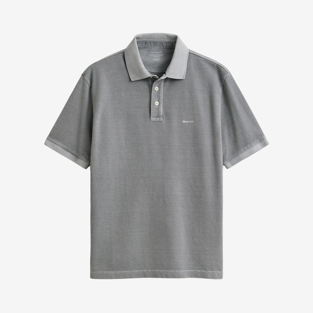 Kortärmad pikétröja i 100 % bomull i färgen ceramic grey med ribbad krage och knappslå