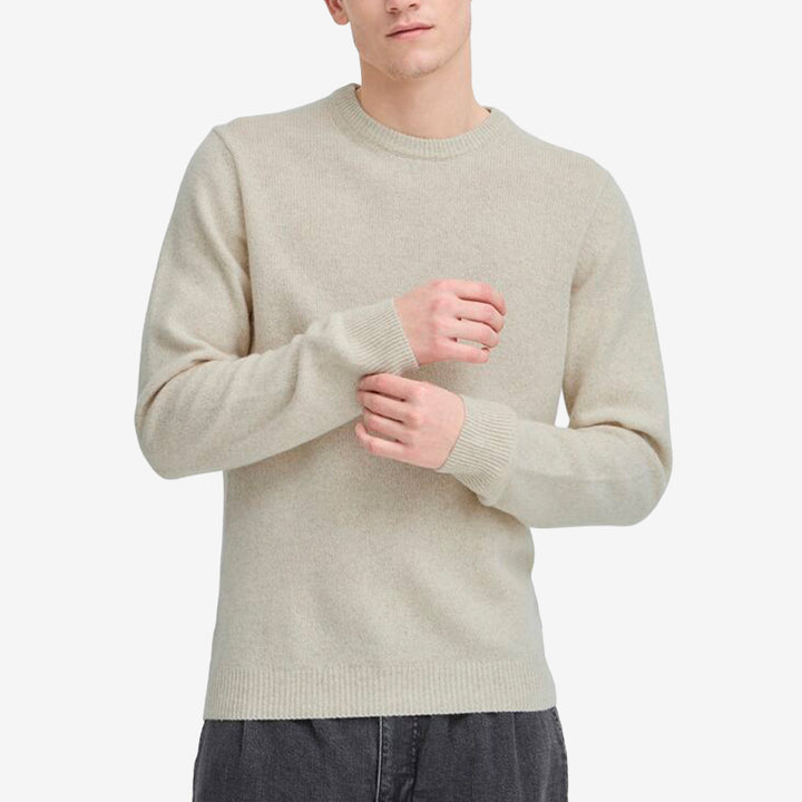 Karl Crew Neck Bounty Knit Light Sand Melange stickad ulltröja med rund hals från Casual Friday