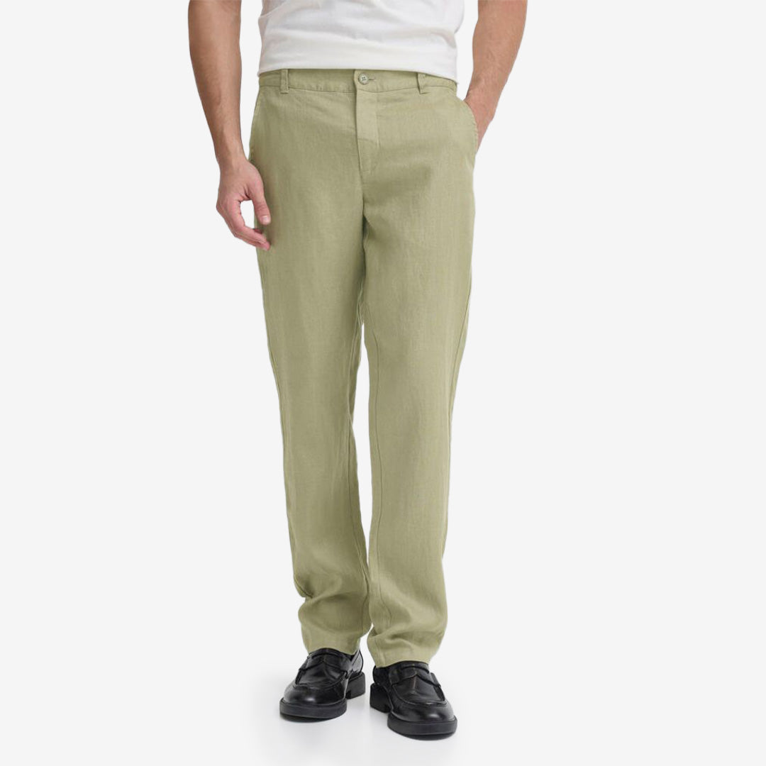 Lätta linnebyxor i färgen Mermaid från Casual Friday modell 20505148