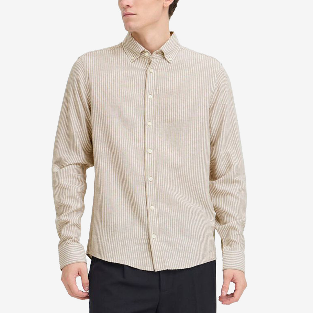 CFHANES Linen Mix långärmad skjorta i färgen Silver Sage i linne- och viskosblandning