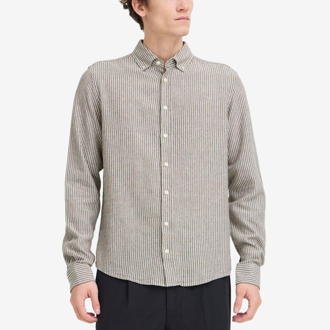 CFHANES Linen Mix långärmad skjorta i färgen Major Brown Melange i linne- och viskosblandning