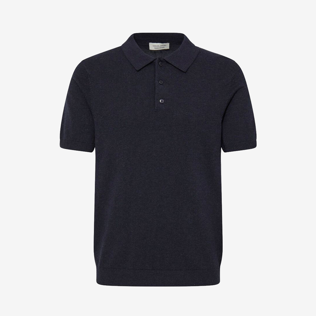CFBELLS SS Polo Knit i färgen Dark Navy i stickad bomulls- och lyocellblandning