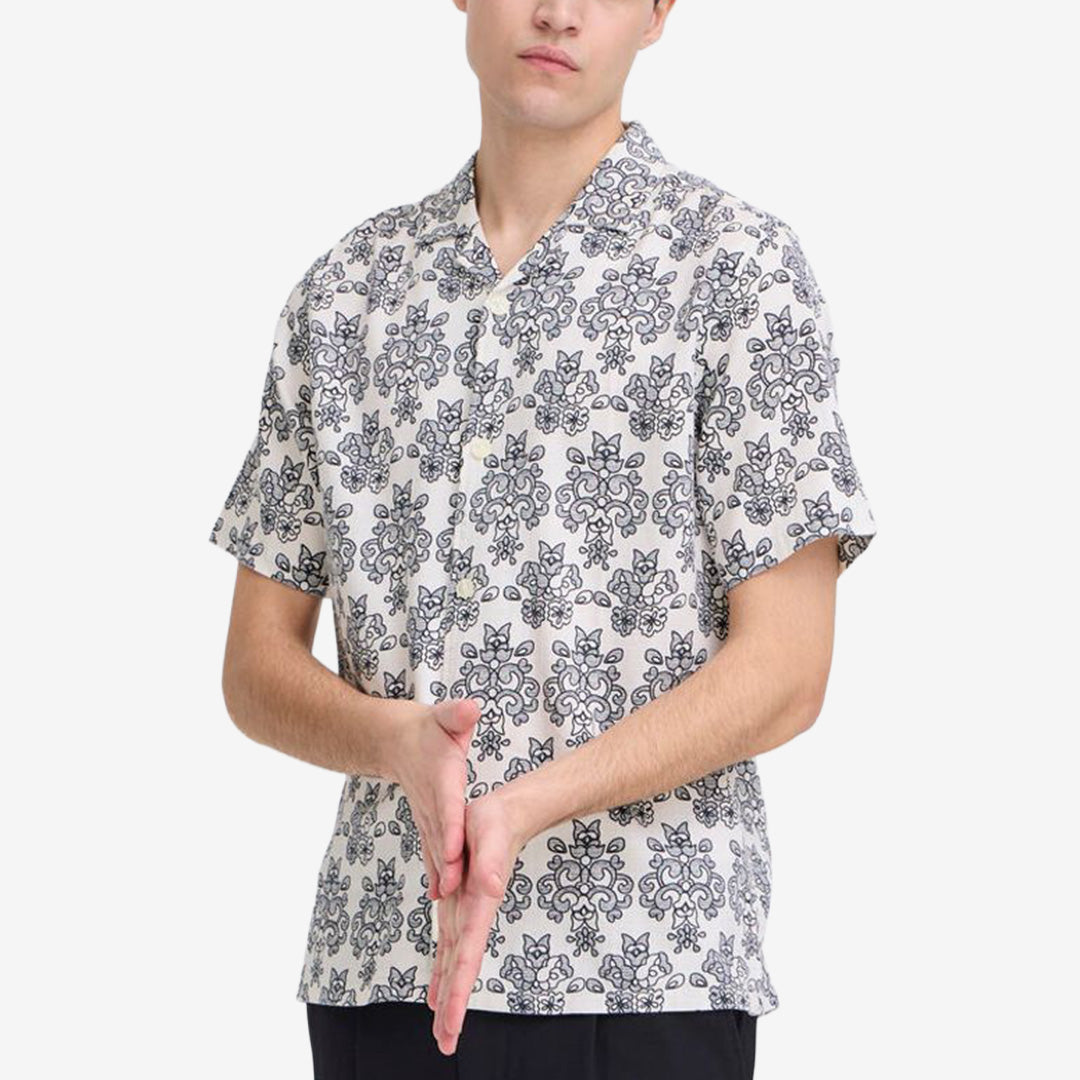 CFLINDAHL AOP Resort Shirt i färgen Jet Stream med all-over-mönster