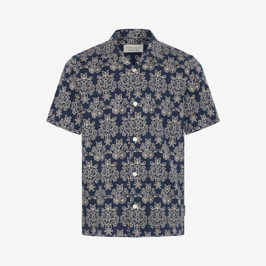 CFLINDAHL AOP Resort Shirt i Navy Blazer med mönster och kort ärm