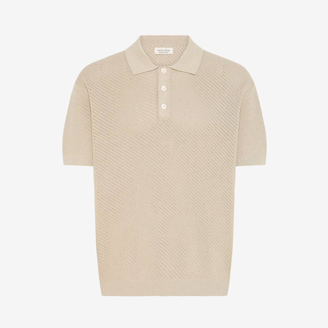 CFISAKSSON SS Polo Knit i färgen Island Fossil med struktur, kortärmad