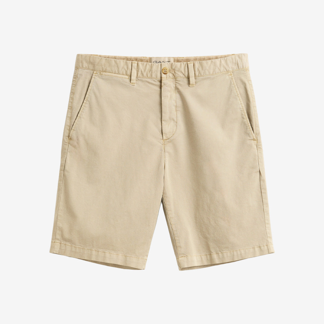 Reg sunfaded chino shorts i oat beige, bomull och elastan
