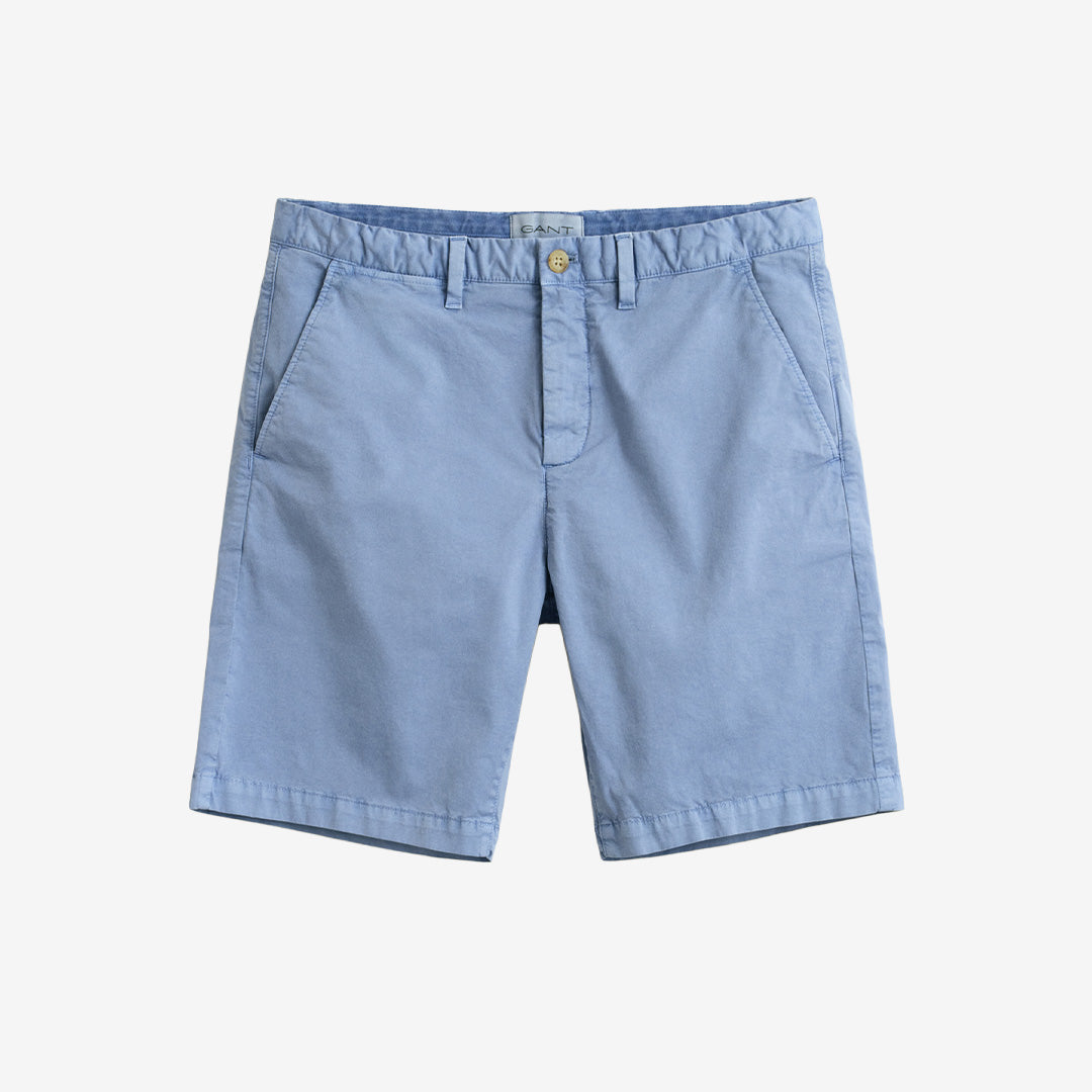 Reg sunfaded chino shorts i faded denim, bomull och elastan