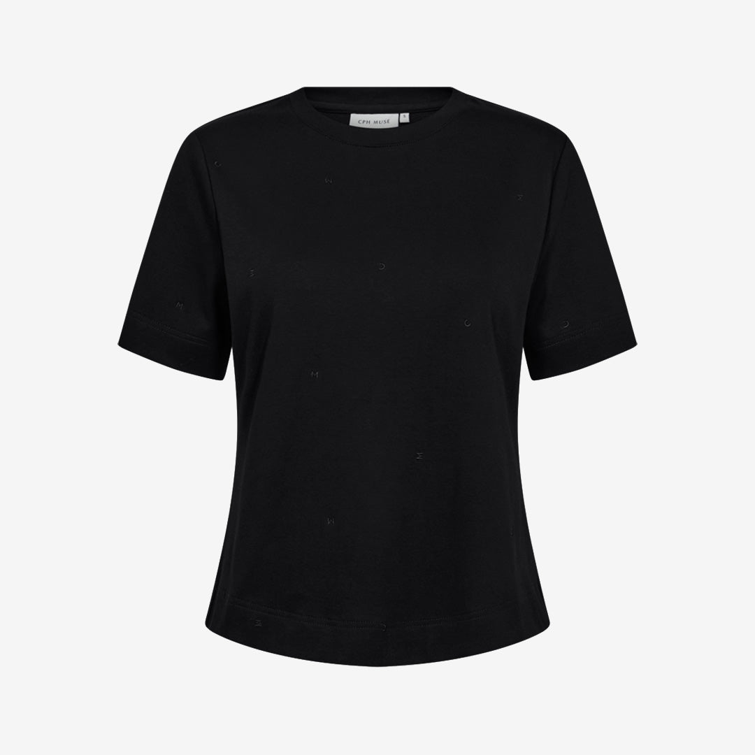 Copenhagen Muse CMMUSE-TEE svart t-shirt i ekologisk bomull med allover logomönster och smal passform, style no 207245