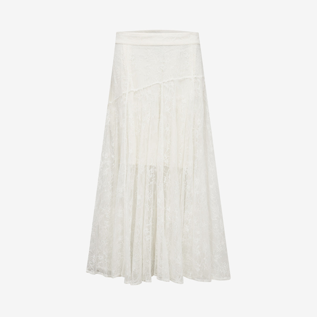 CMLEA-SKIRT spetskjol i färgen Jet Stream med asymmetriska veck och vid passform i exklusiv spetsmaterial