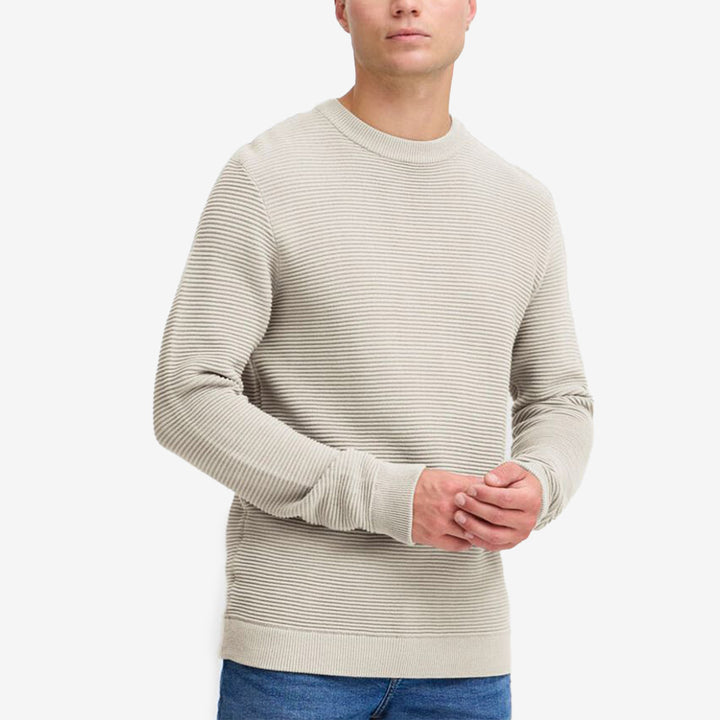 SDValencia knit pullover i färgen Oatmeal, stickad ljus herrtröja i bomull