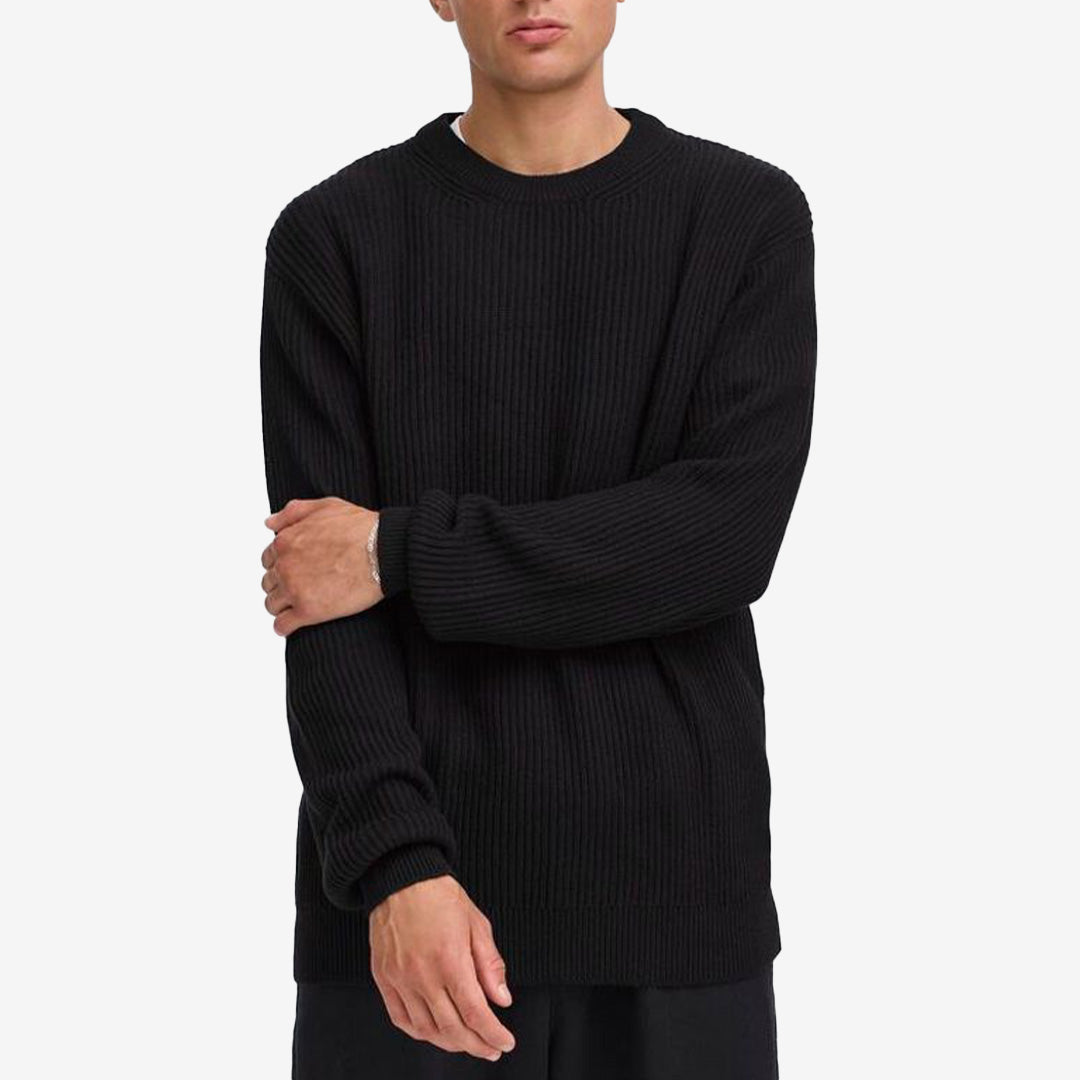 SDGIA pullover herr i färgen True Black, svart bomullströja med rund hals