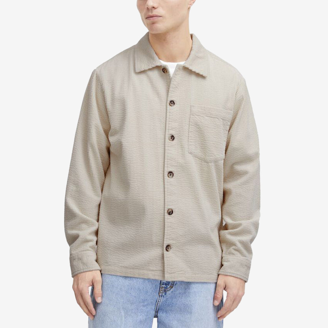 SDINGVI overshirt herr i färgen Oatmeal, skjortjacka i bomull med bröstfickor