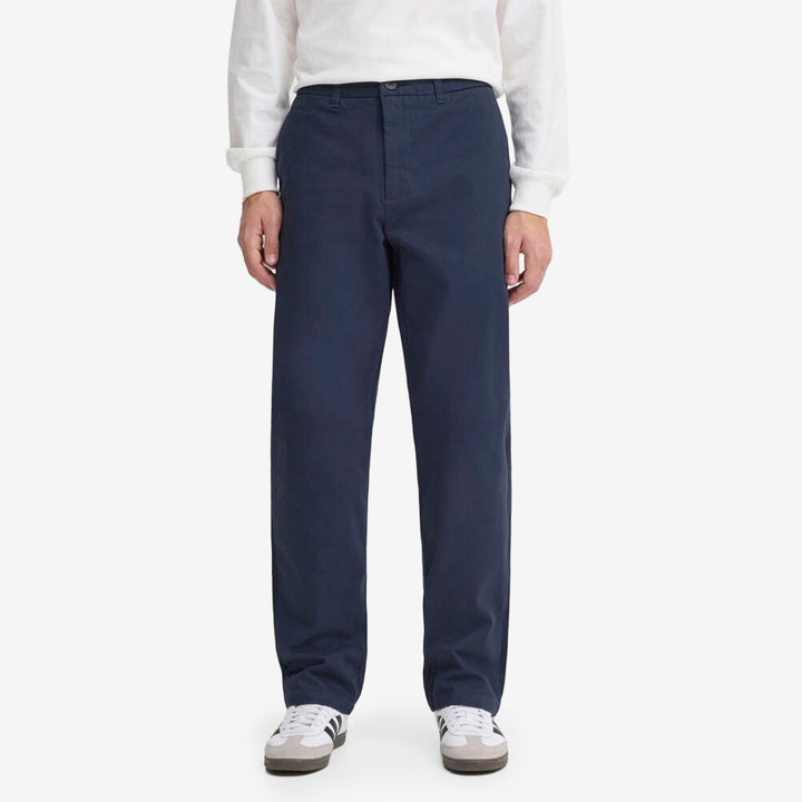 Liam Trousers byxor i färgen Insignia Blue