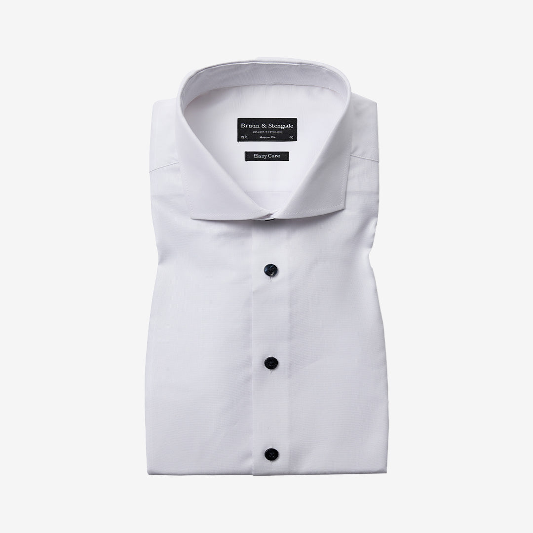 Vit långärmad skjorta i bomull med modern passform, modell Pablo Modern Fit