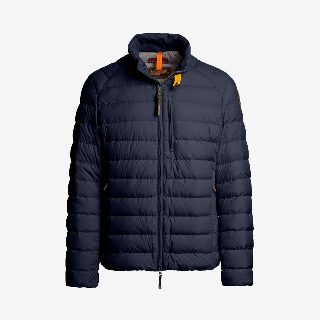 Ugo kort quiltad dunjacka i färgen Blue Navy, från Super Lightweight-serien