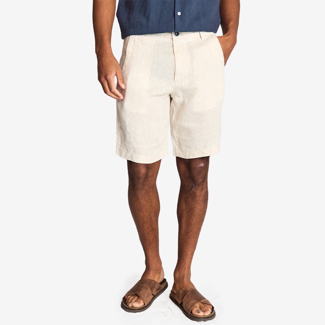 BS Paolos regular fit shorts i sandfärgat linne