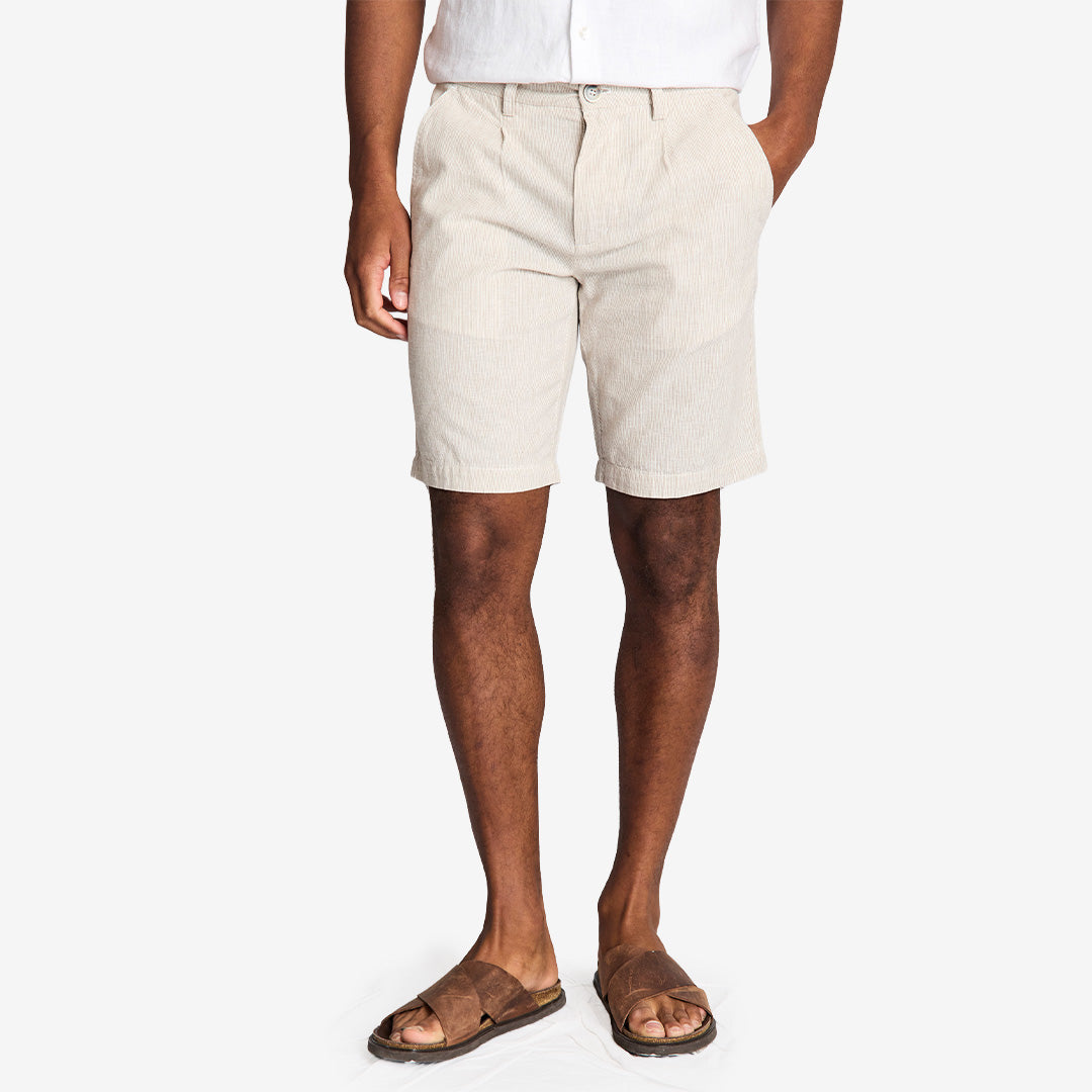 Darion Regular Fit Shorts i beige och vitt – randiga linneshorts i bomullsblandning med regular fit