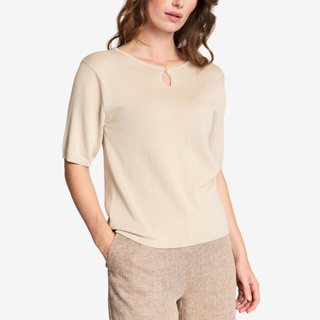 Oystergrå t-shirt Francesca i 50% bomull och 50% tencel med regular fit