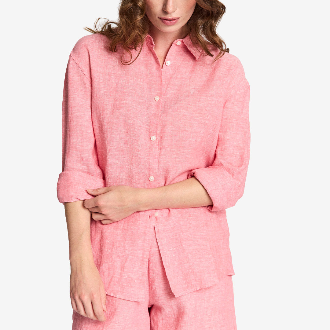 Rosa linneskjorta Marietta i 72% linne och 28% bomull med regular fit