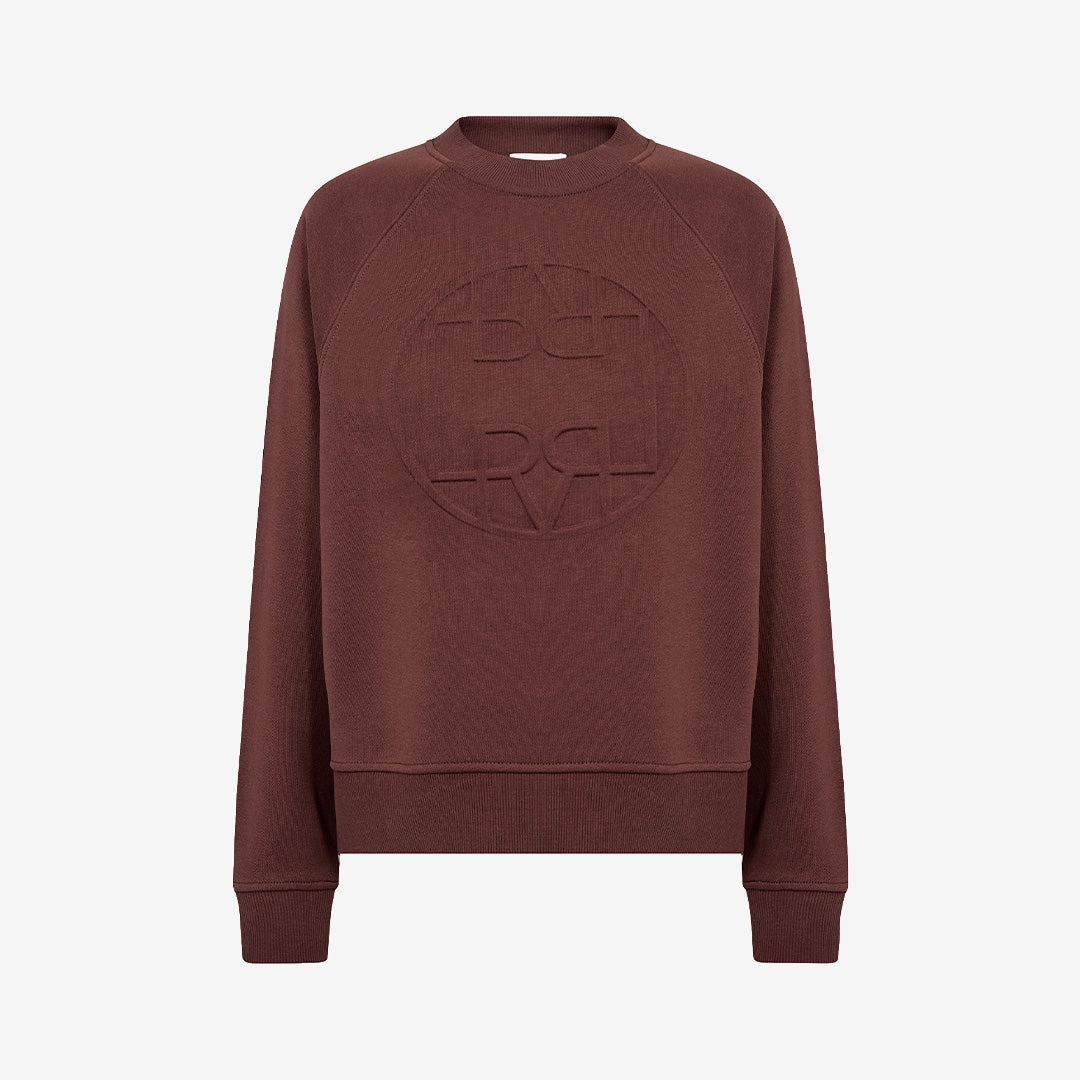 Levete Room 301591 LR-NUKA 11 sweatshirt i Bitter Chocolate med rund hals och ton i ton-logga för dam