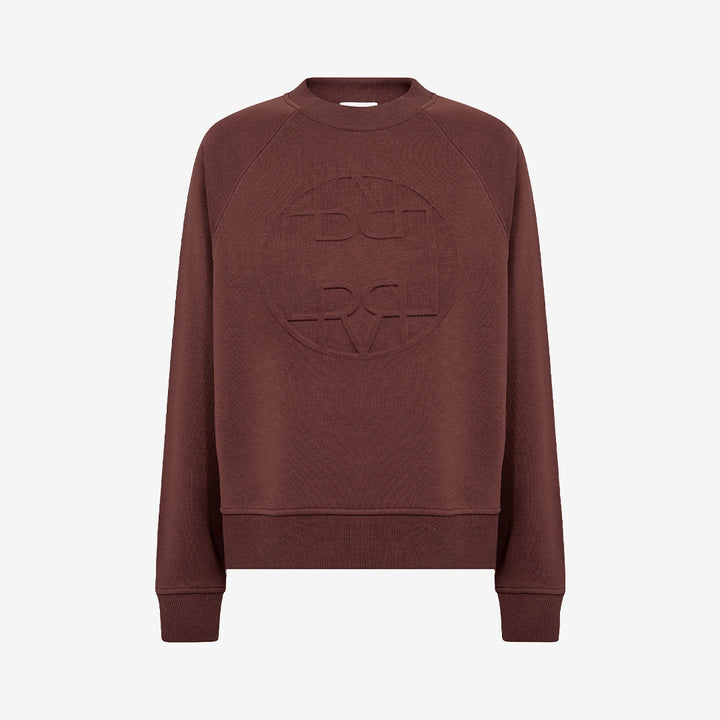 Levete Room 301591 LR-NUKA 11 sweatshirt i Bitter Chocolate med rund hals och ton i ton-logga för dam