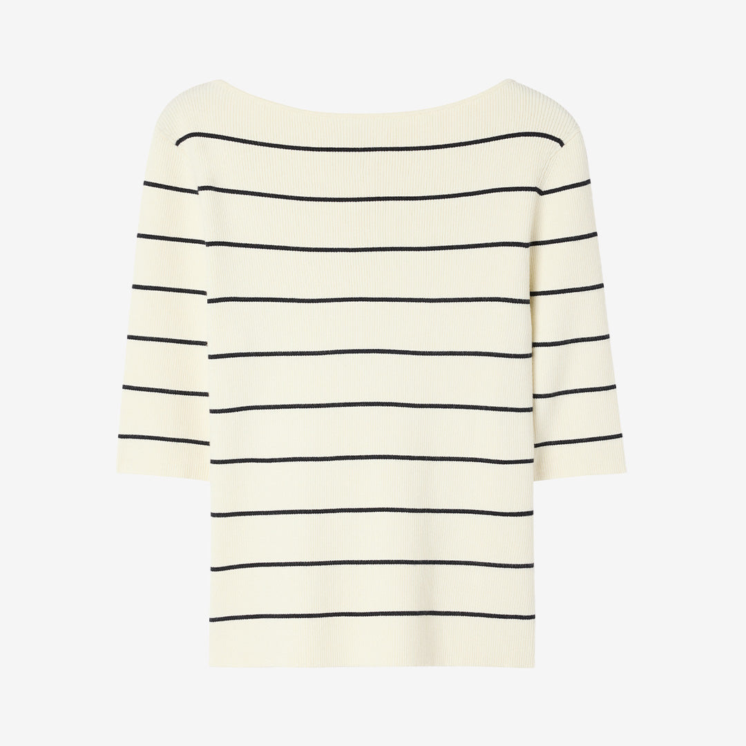 Boatneck Rib Top i vit och marinblå färg, ribbstickad topp i Ecovero-blandning med båtringning och armbågslånga ärmar.