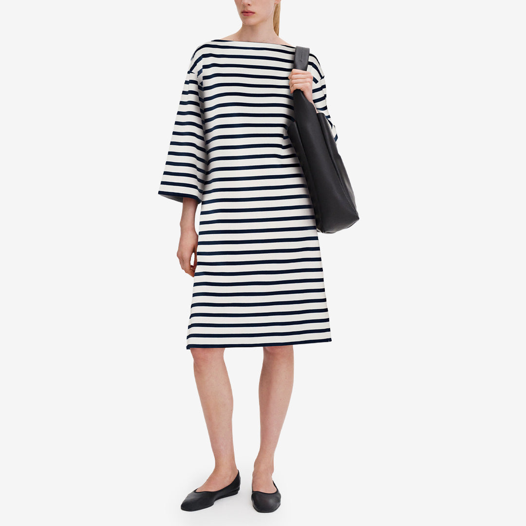 Filippa K Cotton Mariner Dress 0352 White/Navy 32510 i 100% GOTS-certifierad bomull