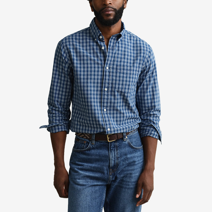 Rutig indigofärgad skjorta från Gant med button down-krage och bröstficka