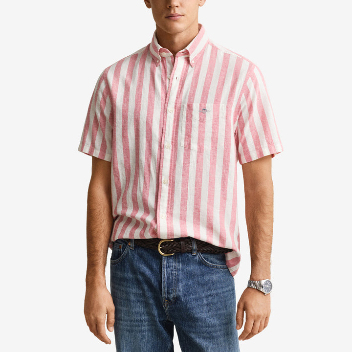 Kortärmad randig skjorta från Gant i rose pink med button down-krage och bröstficka