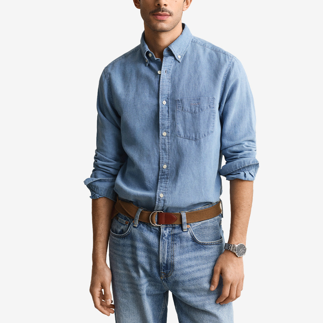 Långärmad skjorta från Gant i bomulls- och linneblandning i färgen Semi Light Blue