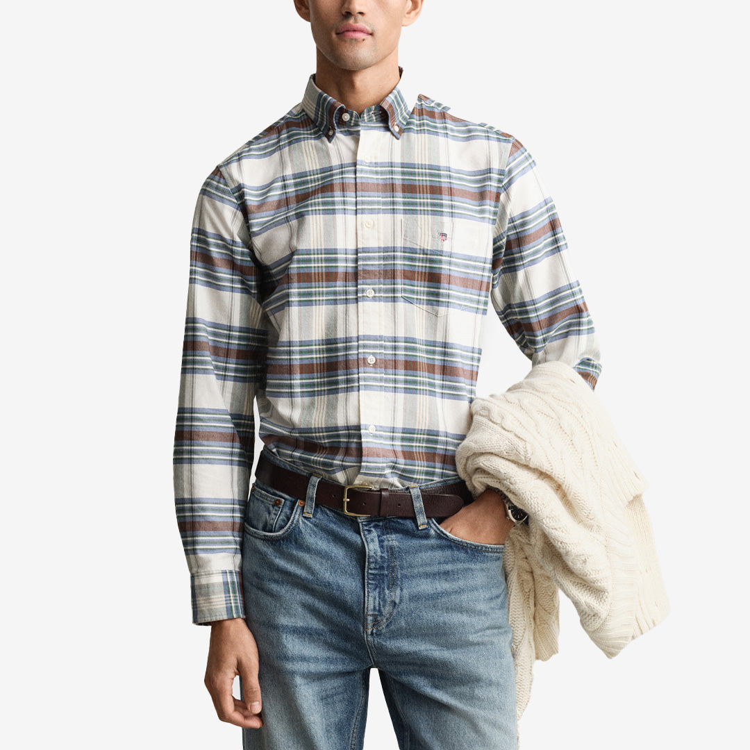 Gant Oxford Check Shirt i Woody Green med garnfärgat rutmönster och Gant-shield broderad på bröstfickan