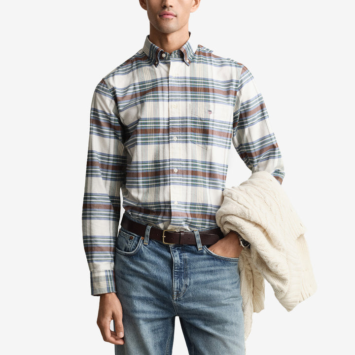 Gant Oxford Check Shirt i Woody Green med garnfärgat rutmönster och Gant-shield broderad på bröstfickan