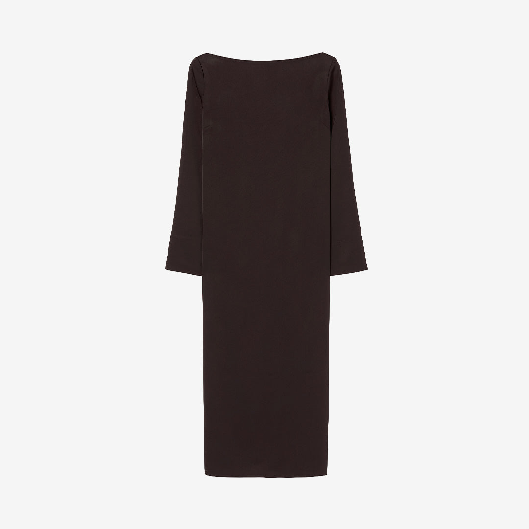 Filippa K Naia Boatneck Dress för dam i Dark Chocolate med båtringning, lång ärm och elegant minimalistisk siluett.