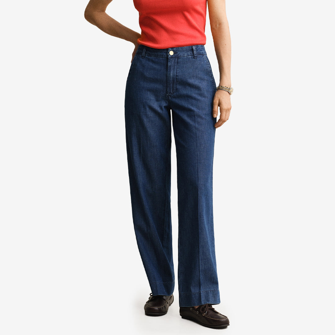 Avslappnade jeans i bomulls- och linneblandning i färgen Mid Blue Worn In