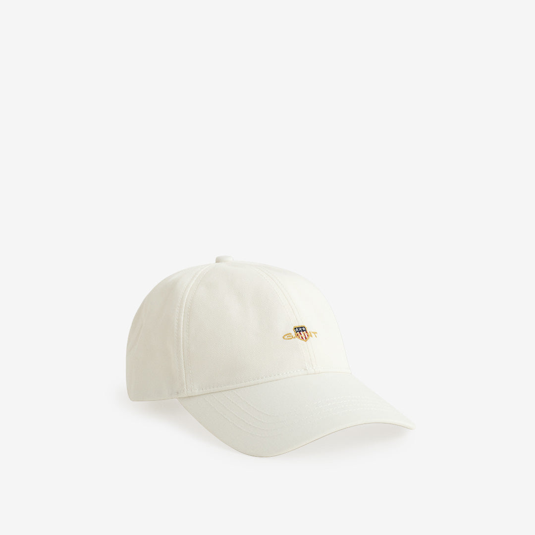 Gant Cotton Twill Cap i eggshell med broderad sköldlogotyp och justerbart bakband
