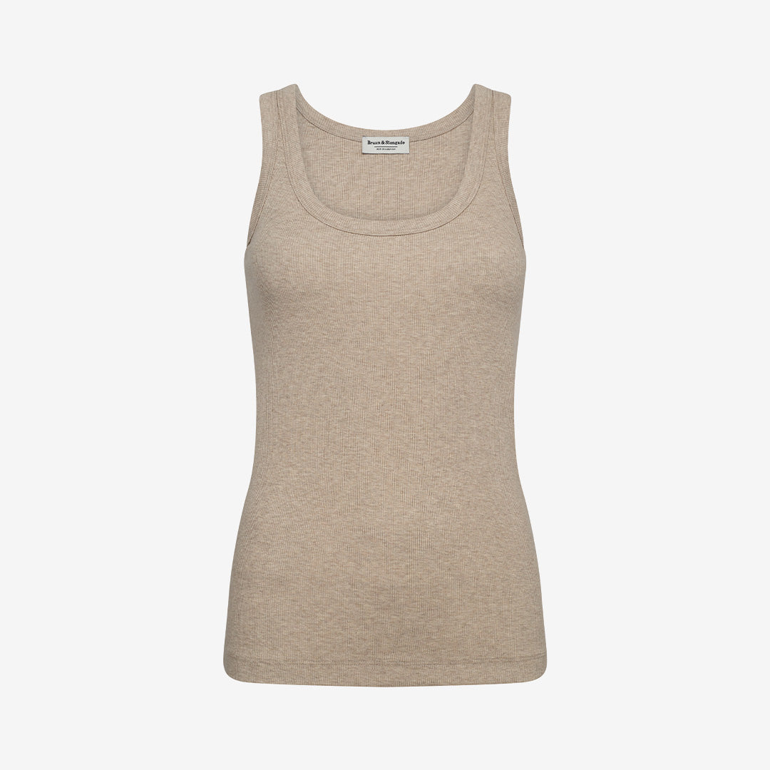 Charlotte Regular Fit Top i sand – topp för dam i bomull med stretch och regular fit