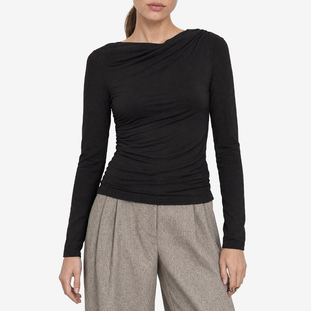 Levete Room LR-UNICO 1 Black, svart topp för dam i mjuk lyocell med stretch och tidlös design.