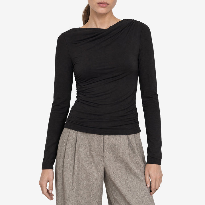 Levete Room LR-UNICO 1 Black, svart topp för dam i mjuk lyocell med stretch och tidlös design.