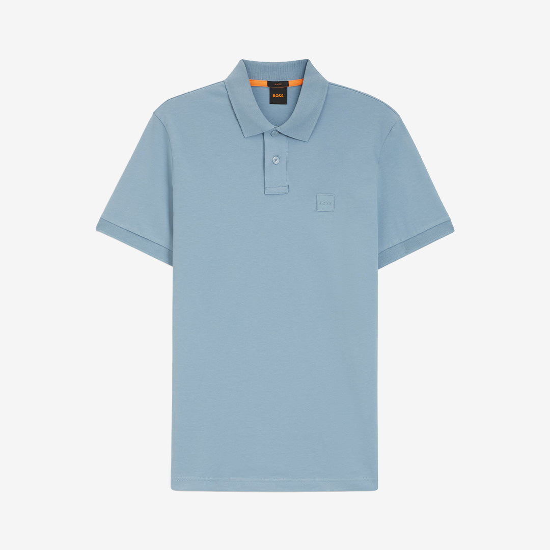 Ljusblå slim fit polo BOSS Passenger med kort ärm och logopatch på bröstet.