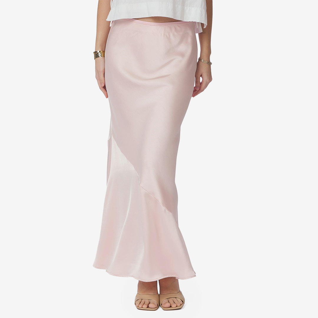Lång ljusrosa satin kjol med elegant fall och detaljer nedtill, Ninad Heavy Sateen Skirt