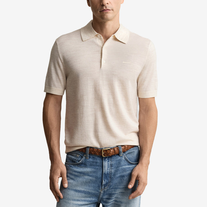 Gant Extrafine Merino Wool SS Polo i Seed Melange med pikékrage och broderad logotyp på bröstet