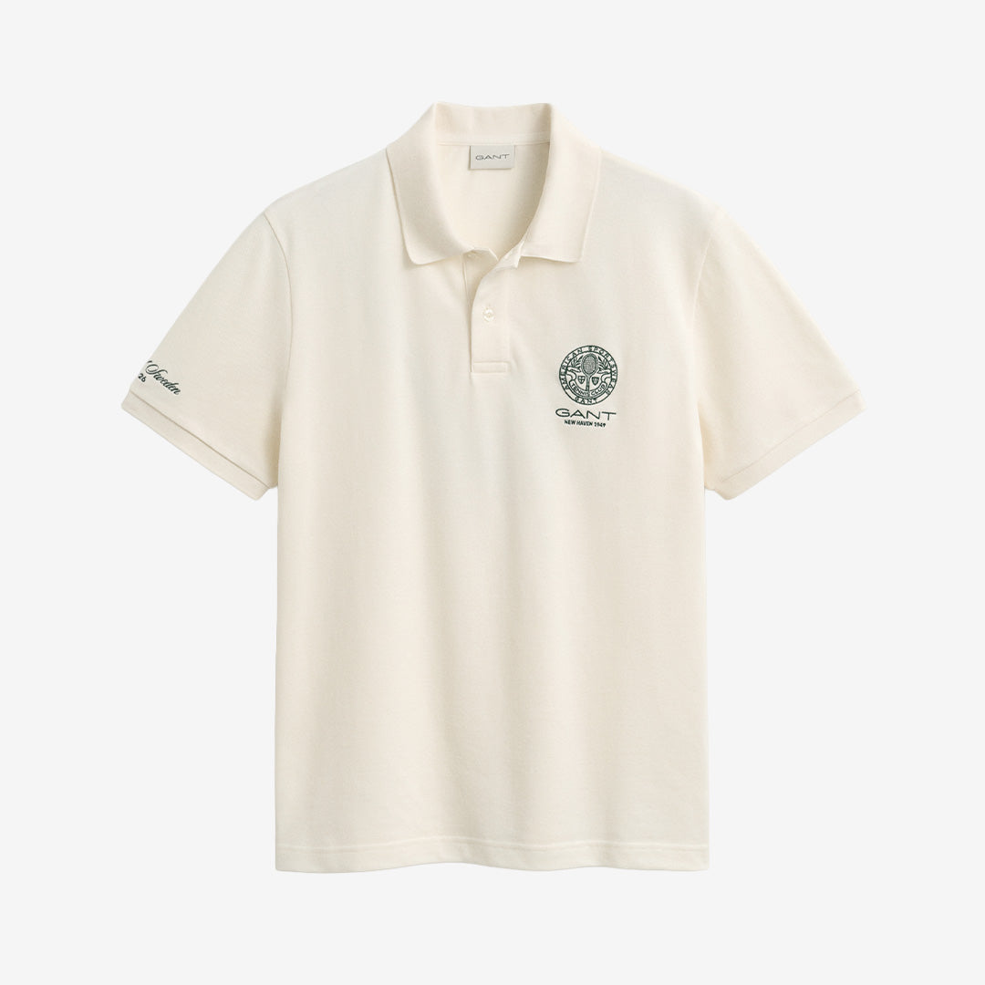 Gant Båstad Tennis Polo Shirt för herr i cream med kort ärm, krage, knappstängning och grafisk tennisinspirerad design.