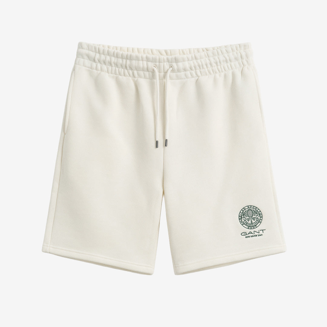 Gant Båstad Tennis Sweat Shorts för herr i cream med dragsko, regular fit och grafisk tennisinspirerad design.