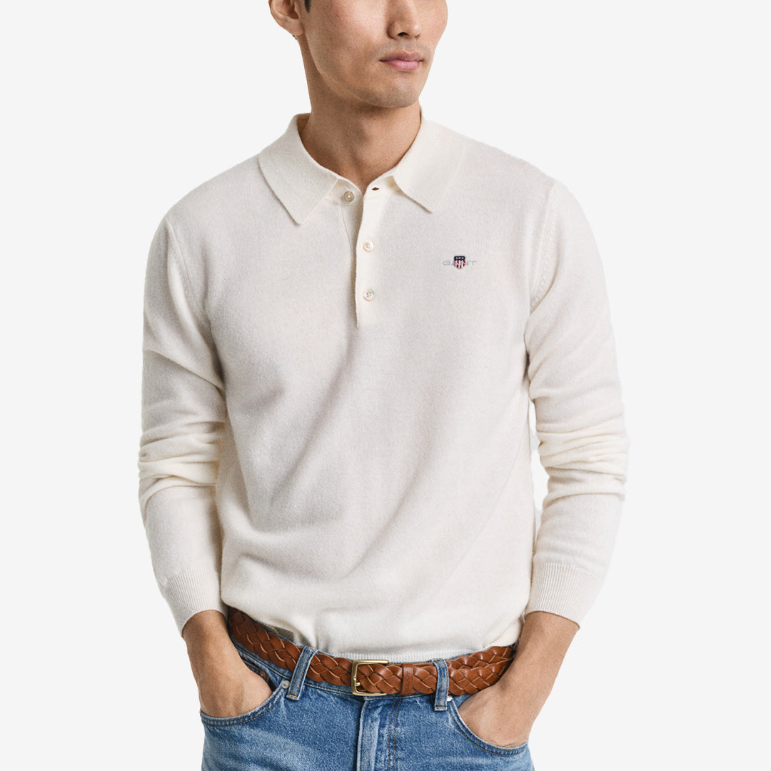 Gant Superfine Lambswool Polo i cream med pikékrage och broderad Gant-sköld på bröstet
