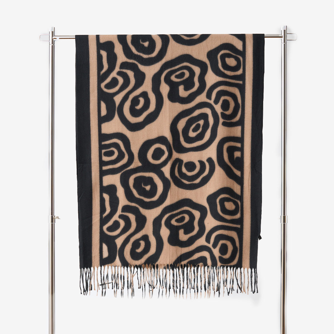 Halsduk 91608 i färgen camel, i viskos och ull – mjuk och elegant accessoar