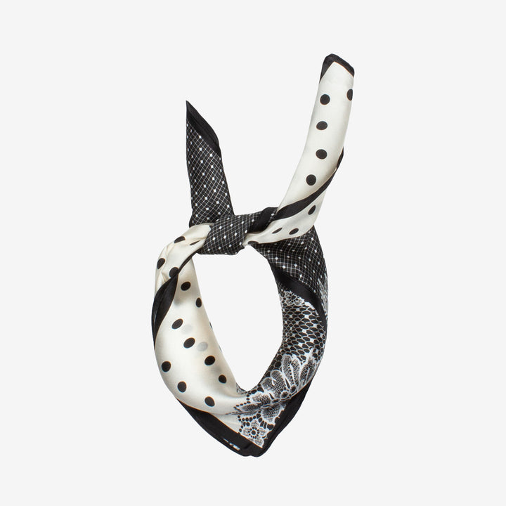 7East Cambridge mönstrad sidensjal 50x50 cm White A1675