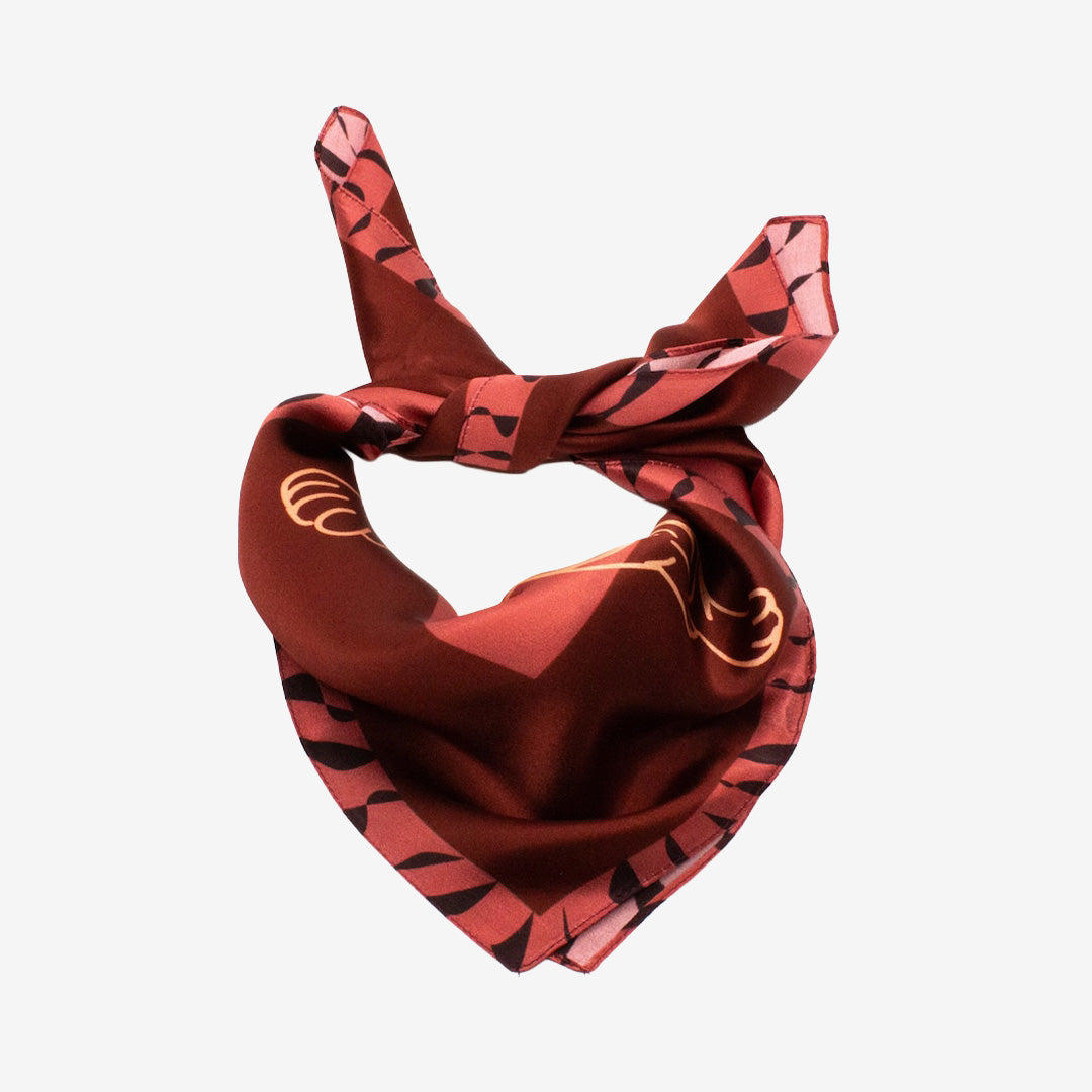 Seven East Tiger Silk Scarf mönstrad sjal i Pink, 50 x 50 cm, tillverkad i 100% siden.