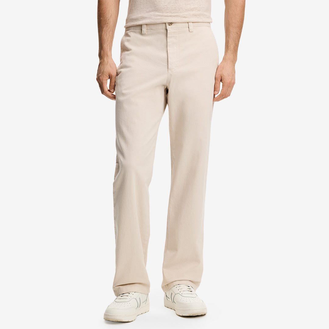 J. Lindeberg BMPA17026 Devyn Straight Cotton Pants i Moonbeam med rak passform och stretch för herr